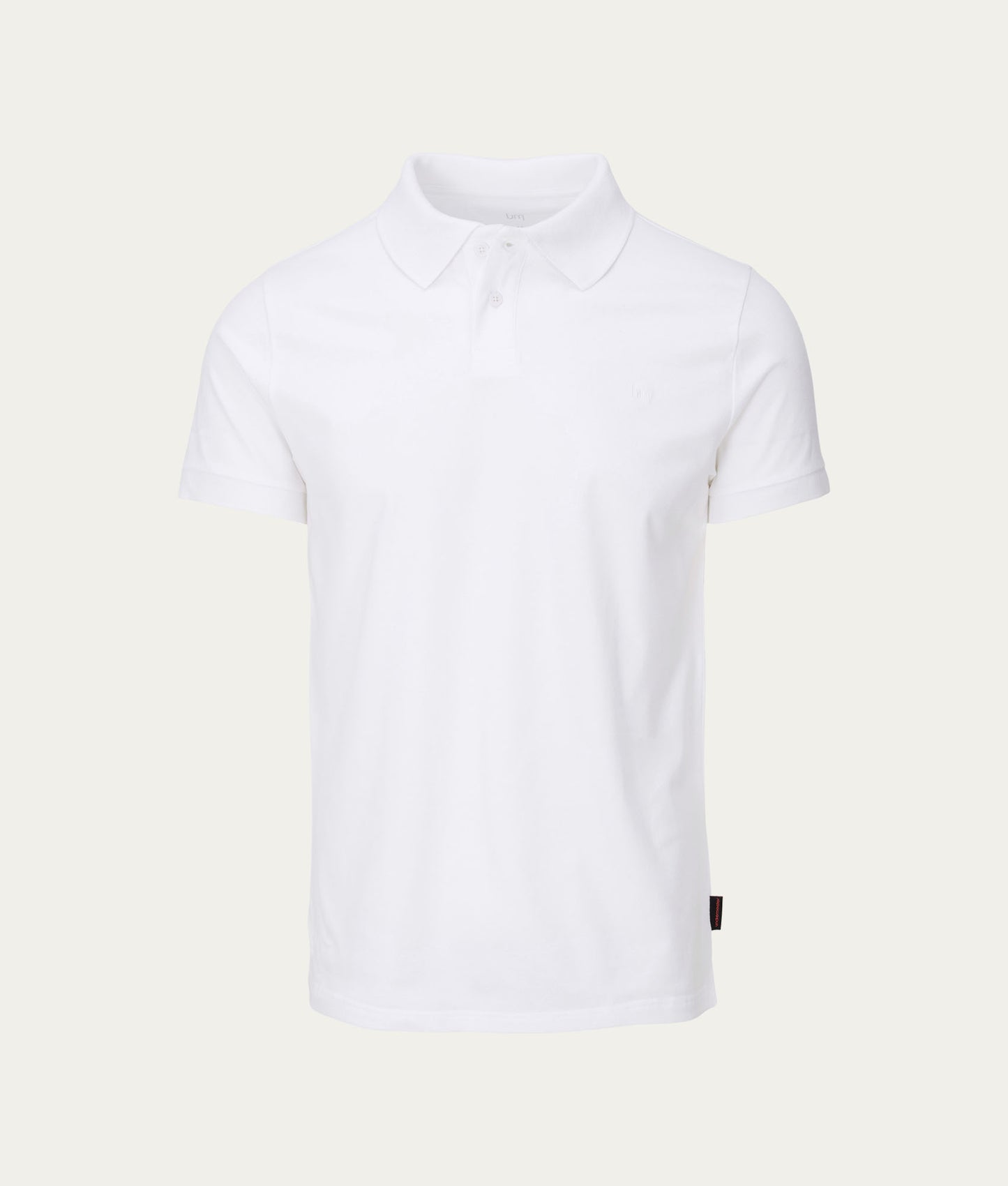 Voorkant van wit poloshirt op lichte achtergrond