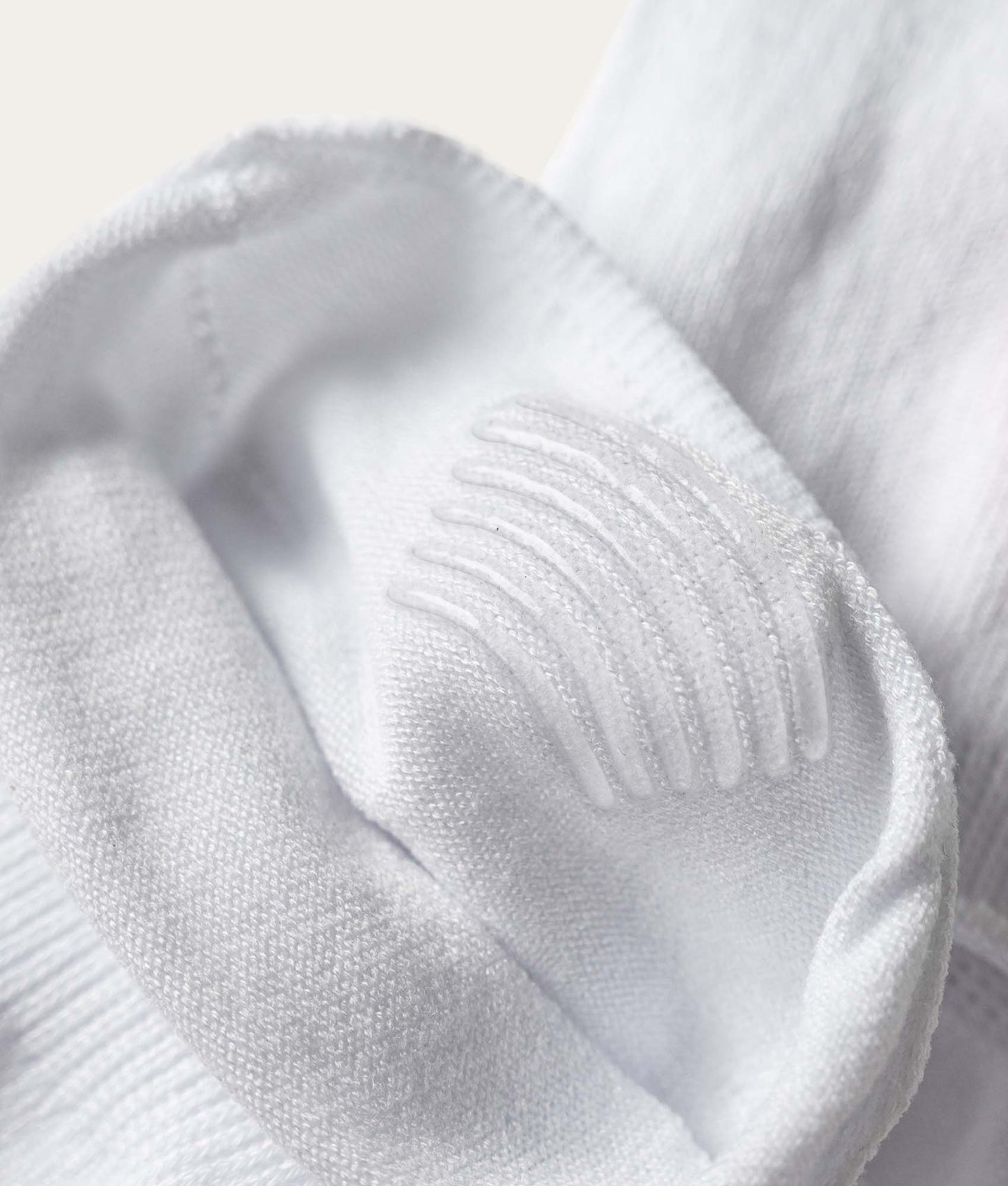 undiemeister footies wit chalk white close up