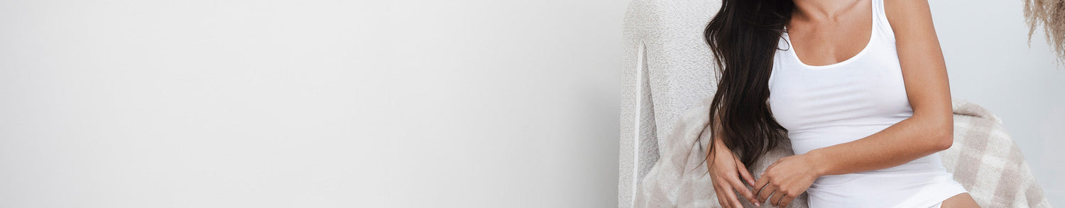 vrouw draagt wit hemd