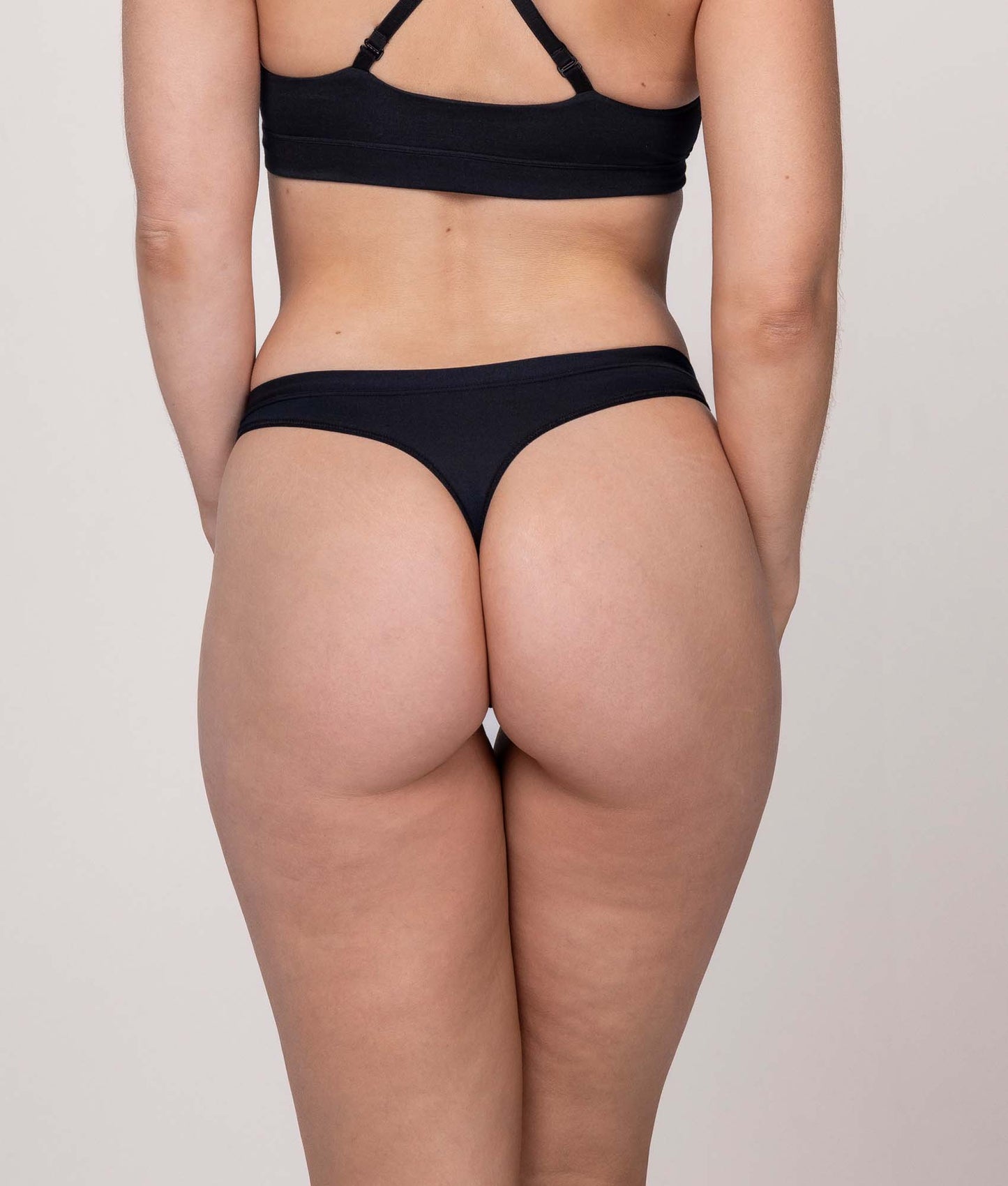 Schwarzer String Volcano Ash (6er-Pack)