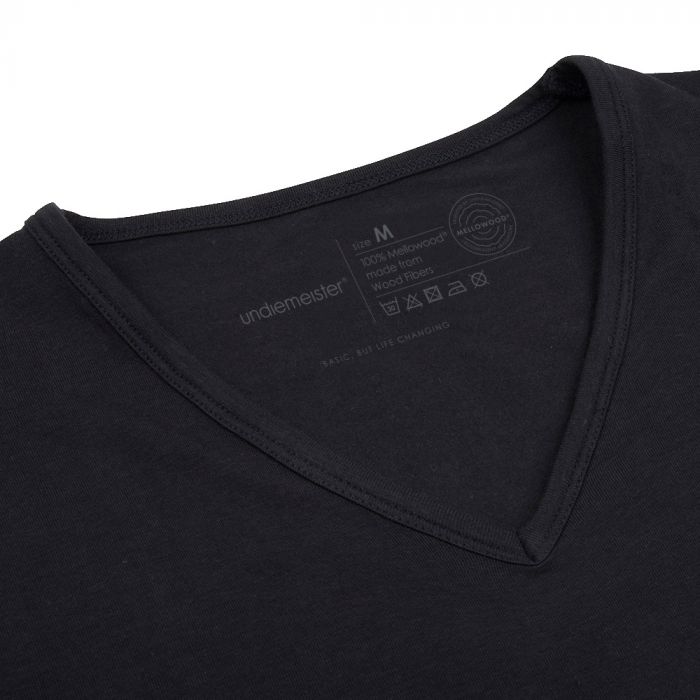 Black T-shirt V-Neck